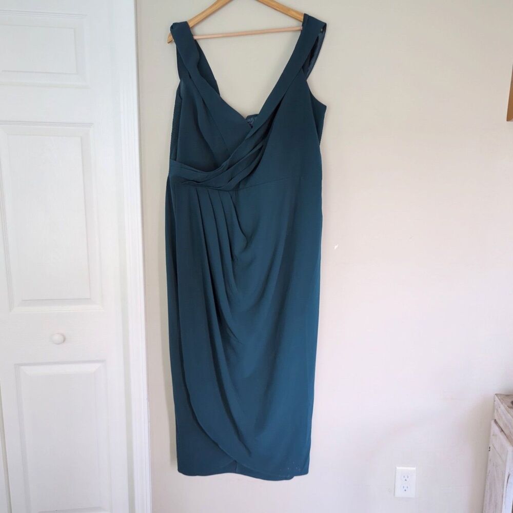 City Chic NWT Ripple Love Off Shoulder Tulip Hem Maxi Dress Emerald Green 22